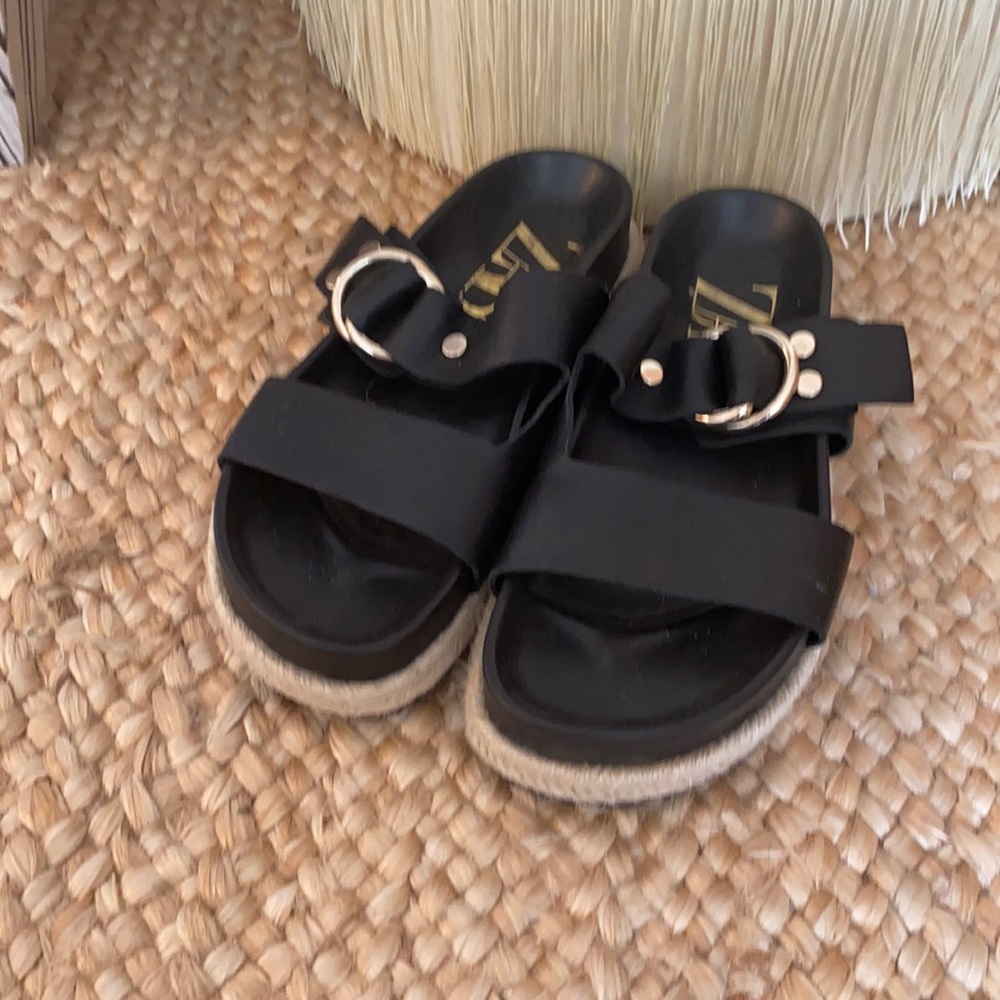 Platform sandals
